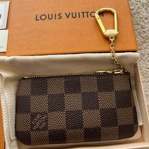 💯 Authentic Louis Vuitton key pouch